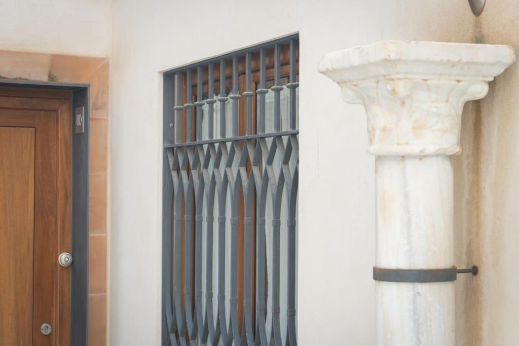 Apartamento Nuevo Junto A La Catedral De Sevilla Bagian luar foto