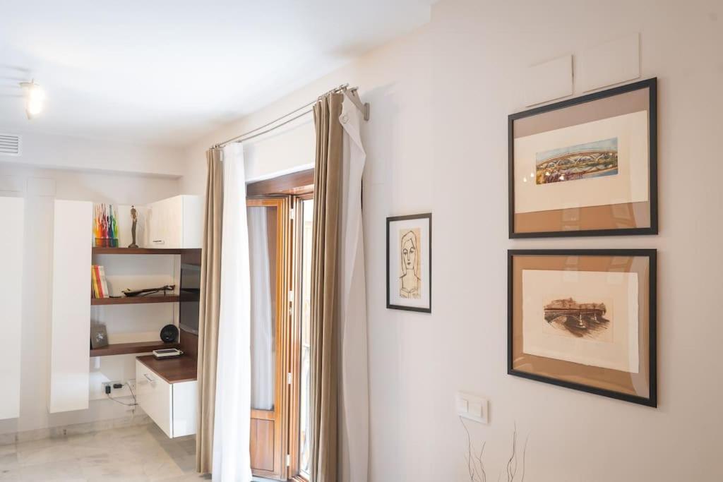 Apartamento Nuevo Junto A La Catedral De Sevilla Bagian luar foto