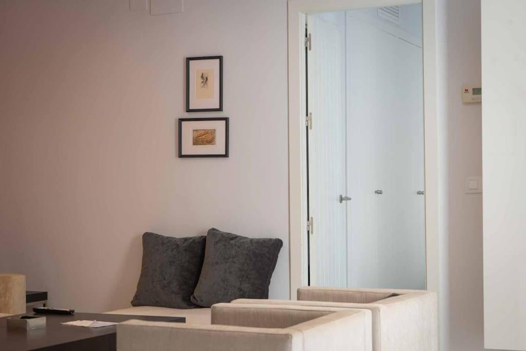 Apartamento Nuevo Junto A La Catedral De Sevilla Bagian luar foto