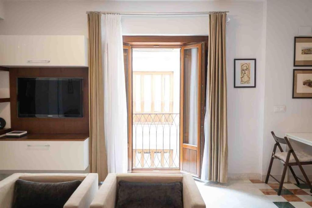 Apartamento Nuevo Junto A La Catedral De Sevilla Bagian luar foto